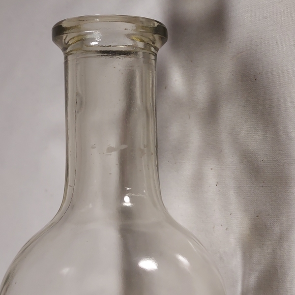 Vintage Glass Liquor Bottle Decanter - Picture 9 of 9